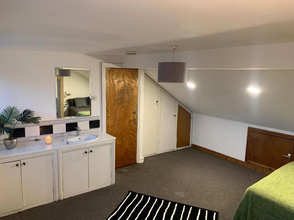 Guest House Balham, South London Spacious, Lambert, 6 Rooms Available ห้อง รูปภาพ