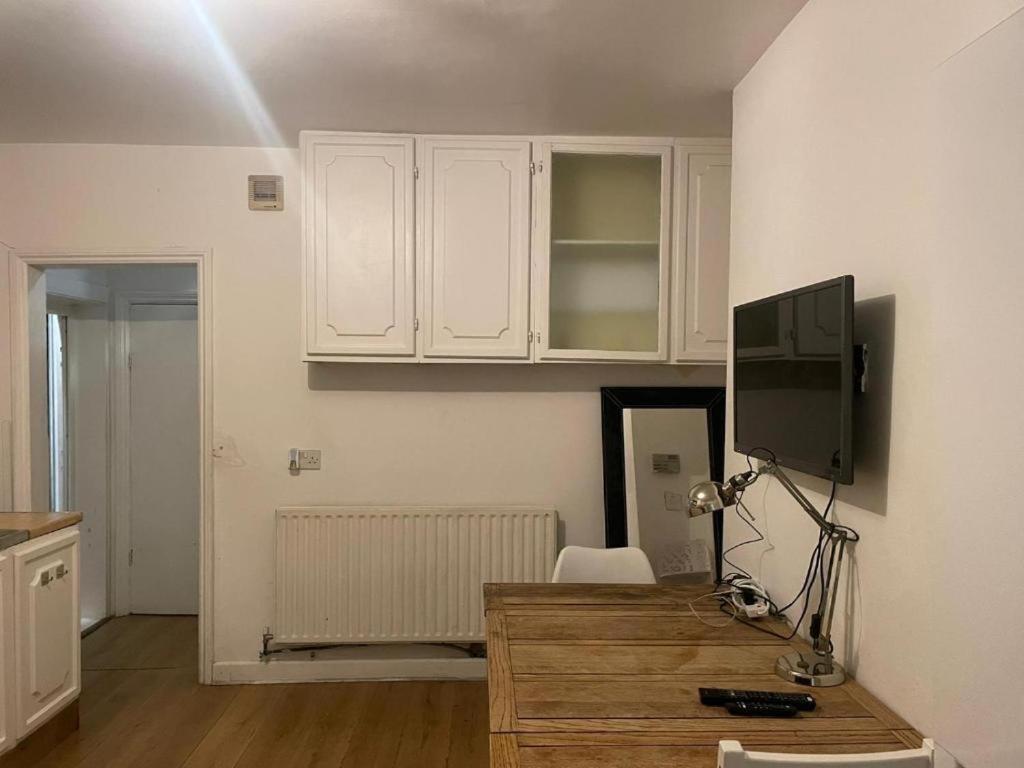 Guest House Balham, South London Spacious, Lambert, 6 Rooms Available ภายนอก รูปภาพ